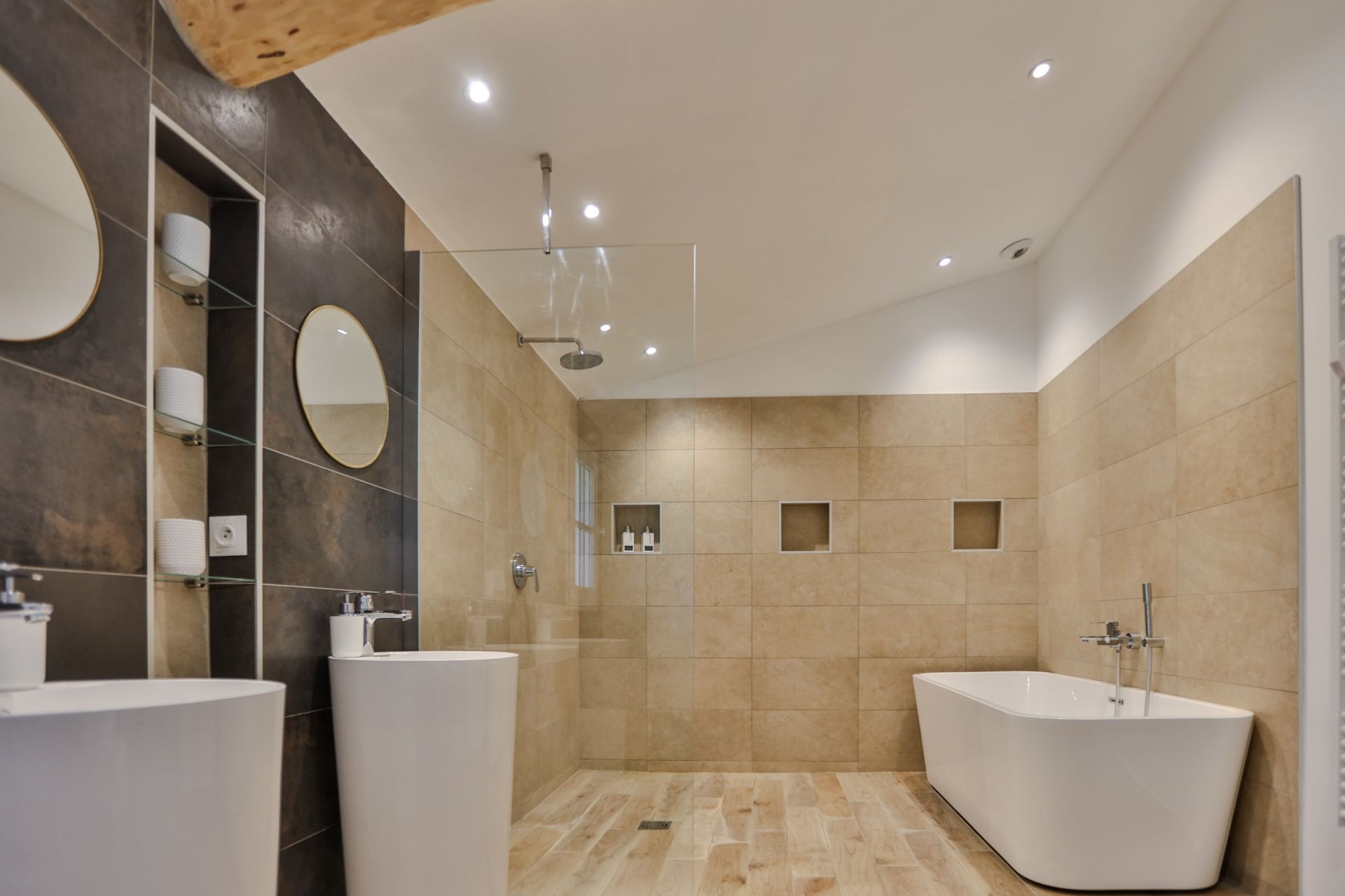 maison de luxe 14 Pièces en vente sur PERNES LES FONTAINES (84210)