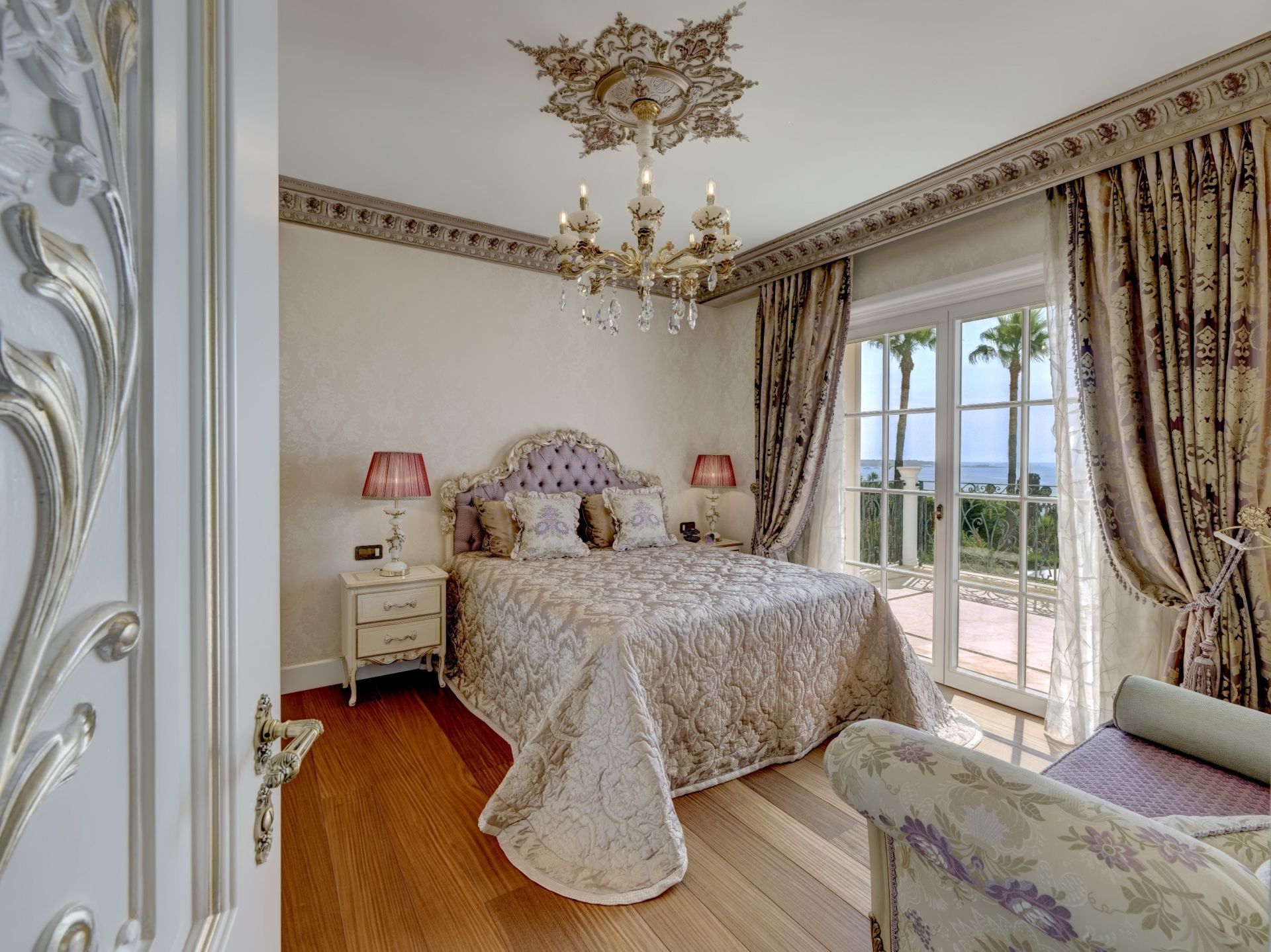 luxury villa 12 Rooms for sale on LE GOLFE JUAN (06220)