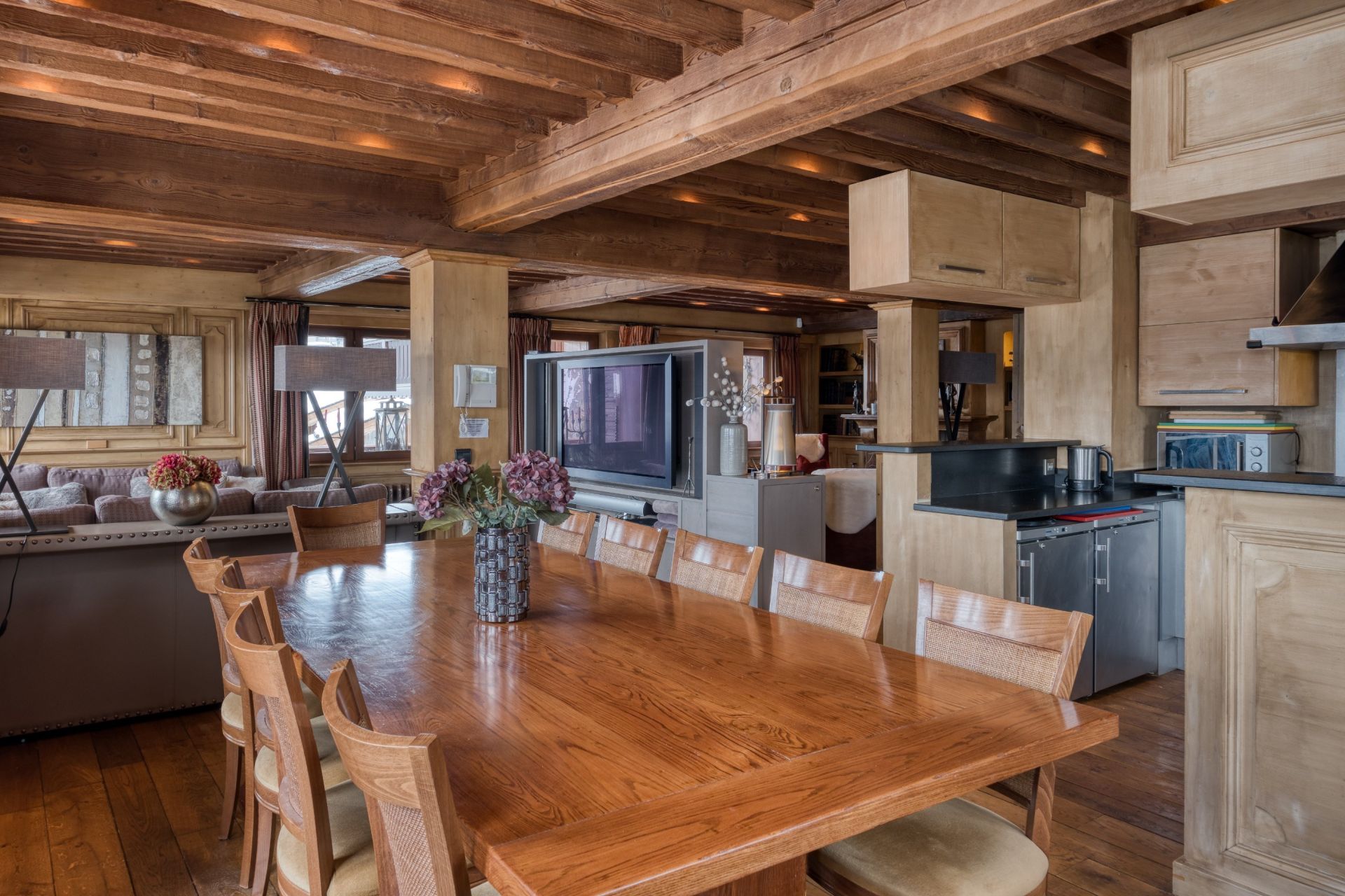 luxury chalet 9 Rooms for sale on COURCHEVEL (73120)