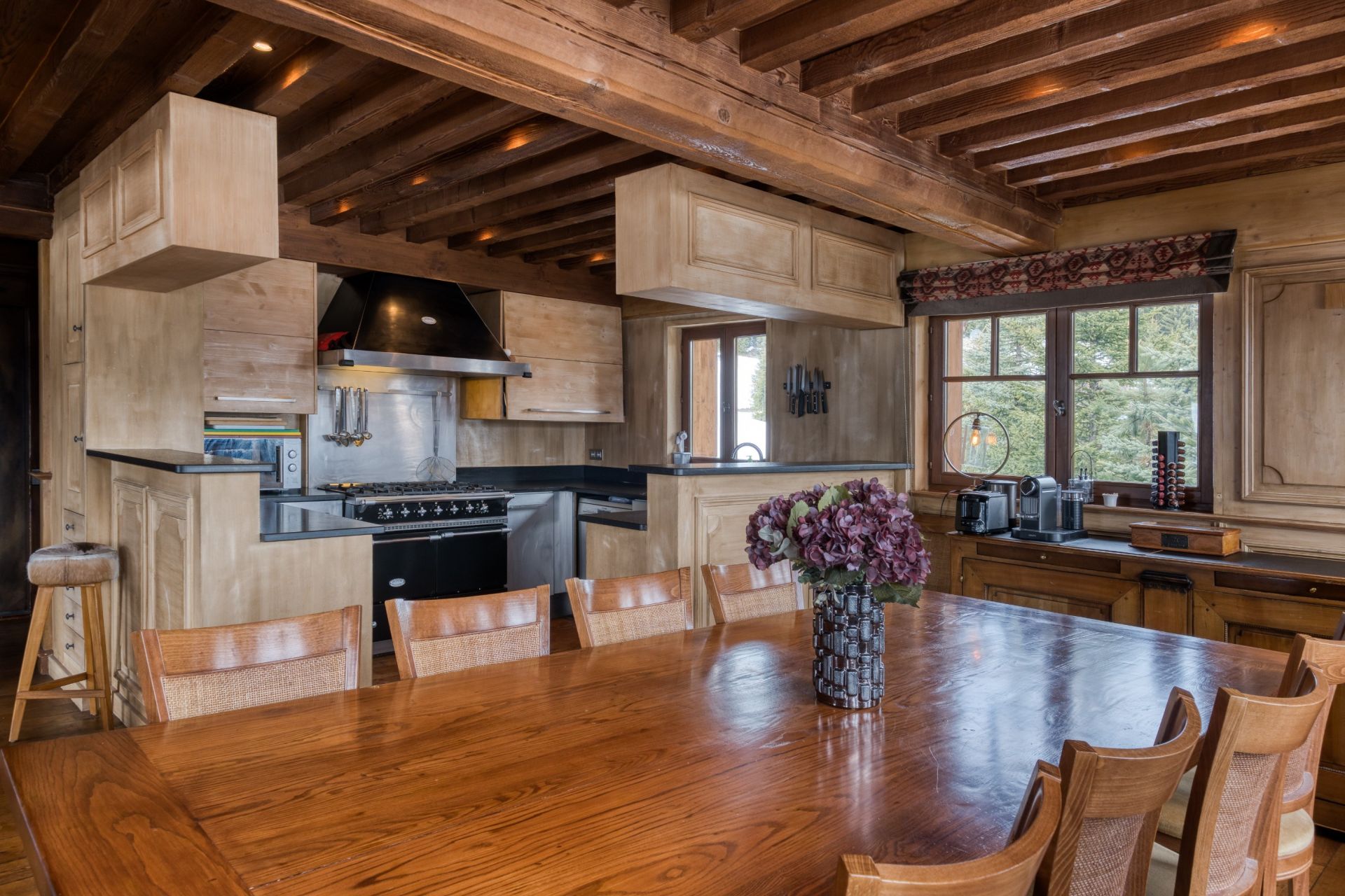 luxury chalet 9 Rooms for sale on COURCHEVEL (73120)