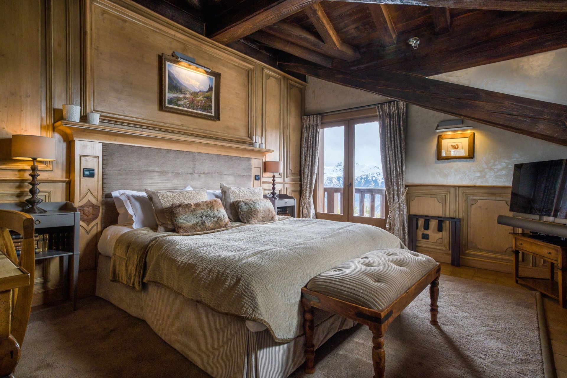 luxury chalet 9 Rooms for sale on COURCHEVEL (73120)