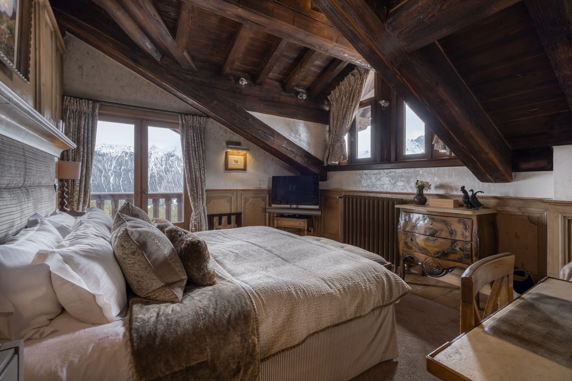 luxury chalet 9 Rooms for sale on COURCHEVEL (73120)