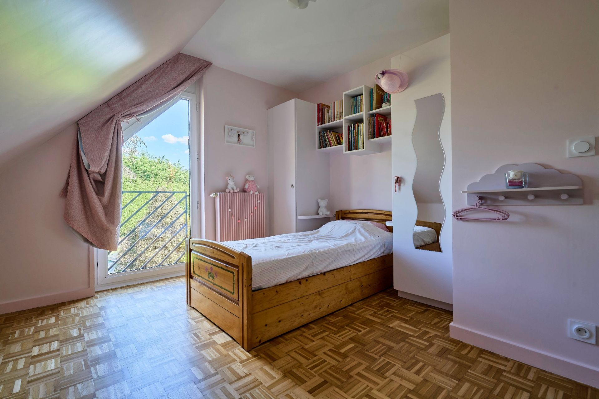 luxury house 11 Rooms for sale on MARCQ EN BAROEUL (59700)