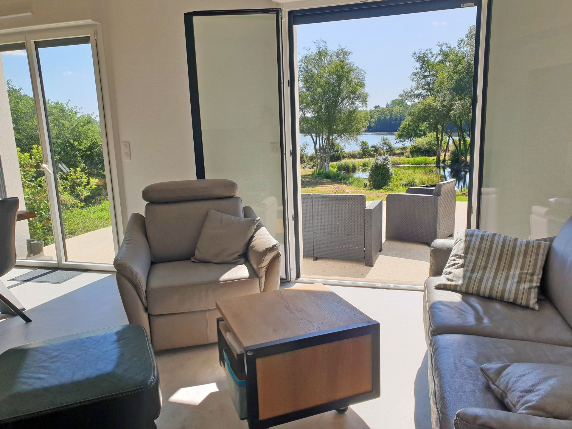 luxury house 10 Rooms for sale on PLOMELIN (29700)