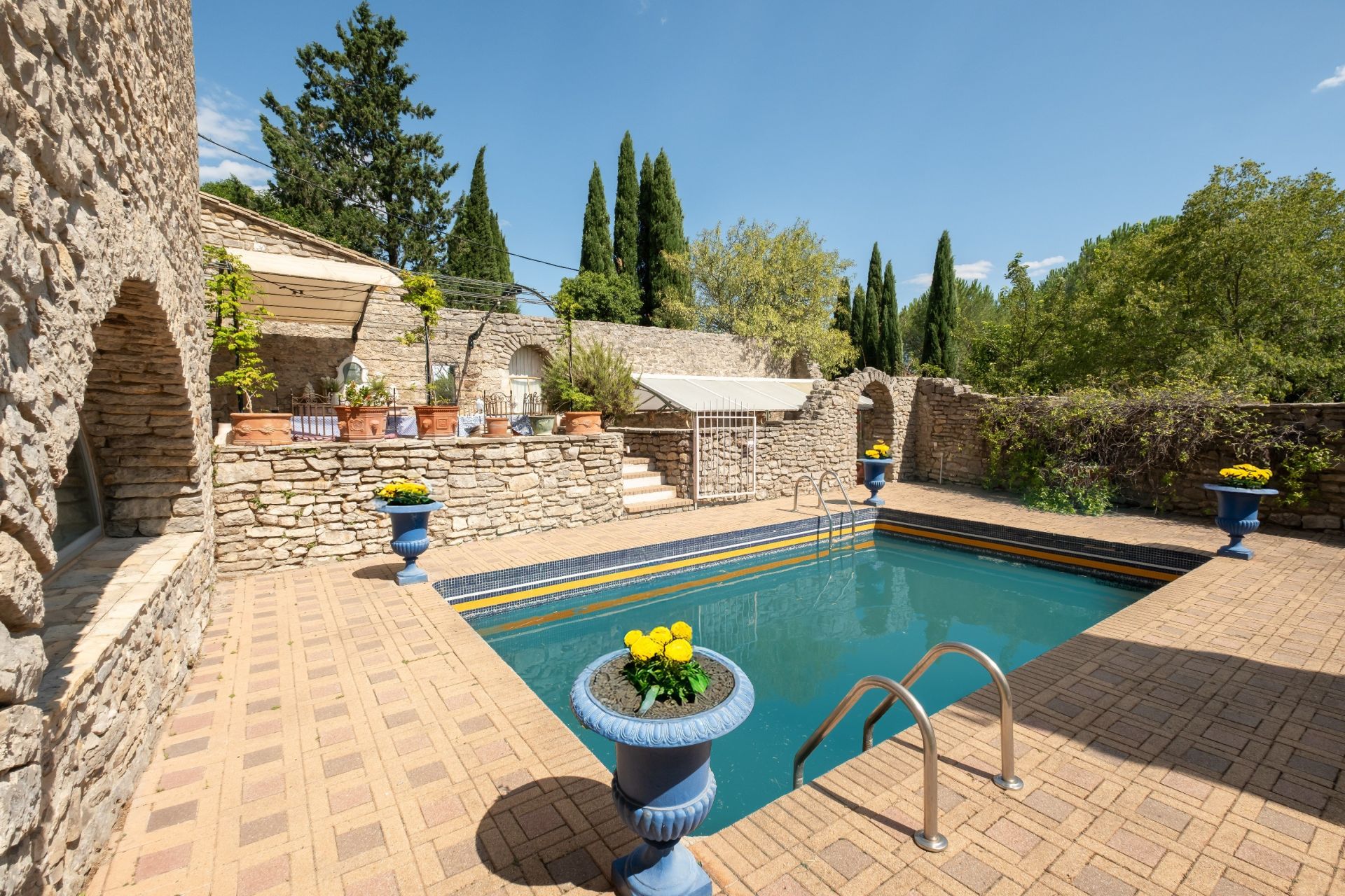 mas 17 Pièces en vente sur ST BAUZILLE DE MONTMEL (34160)