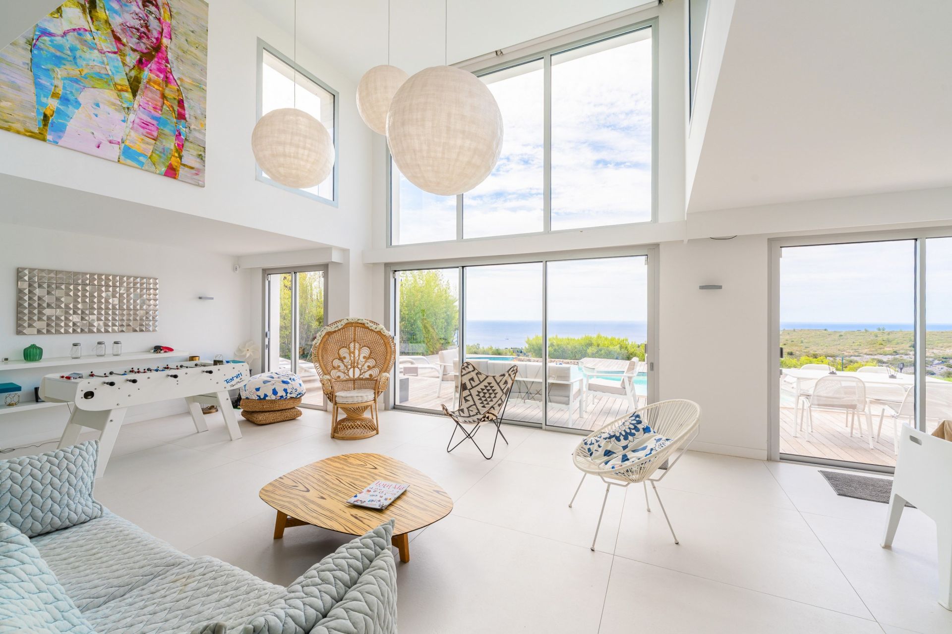 contemporary house 8 Rooms for sale on CASSIS (13260)