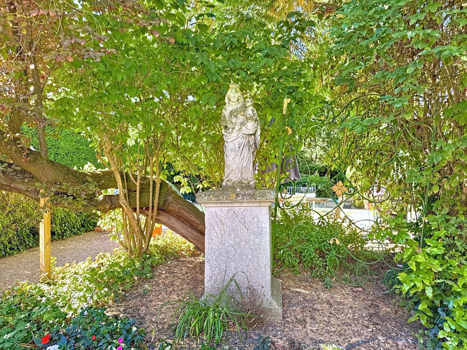 hôtel particulier 25 Pièces en vente sur AUXERRE (89000)