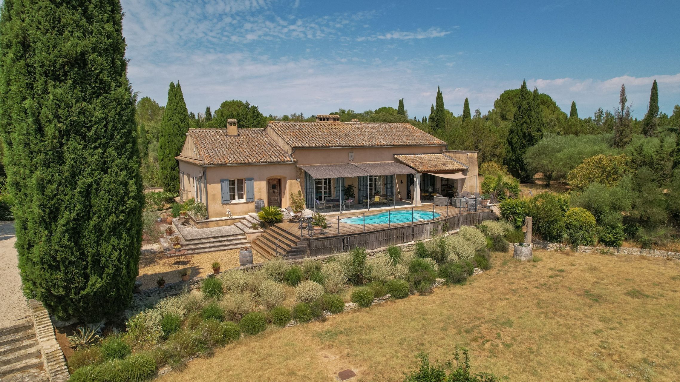 luxury house 6 Rooms for sale on ST REMY DE PROVENCE (13210)