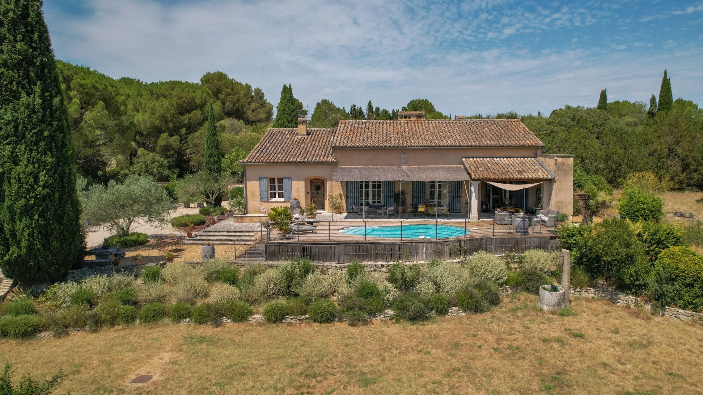 luxury house 6 Rooms for sale on ST REMY DE PROVENCE (13210)