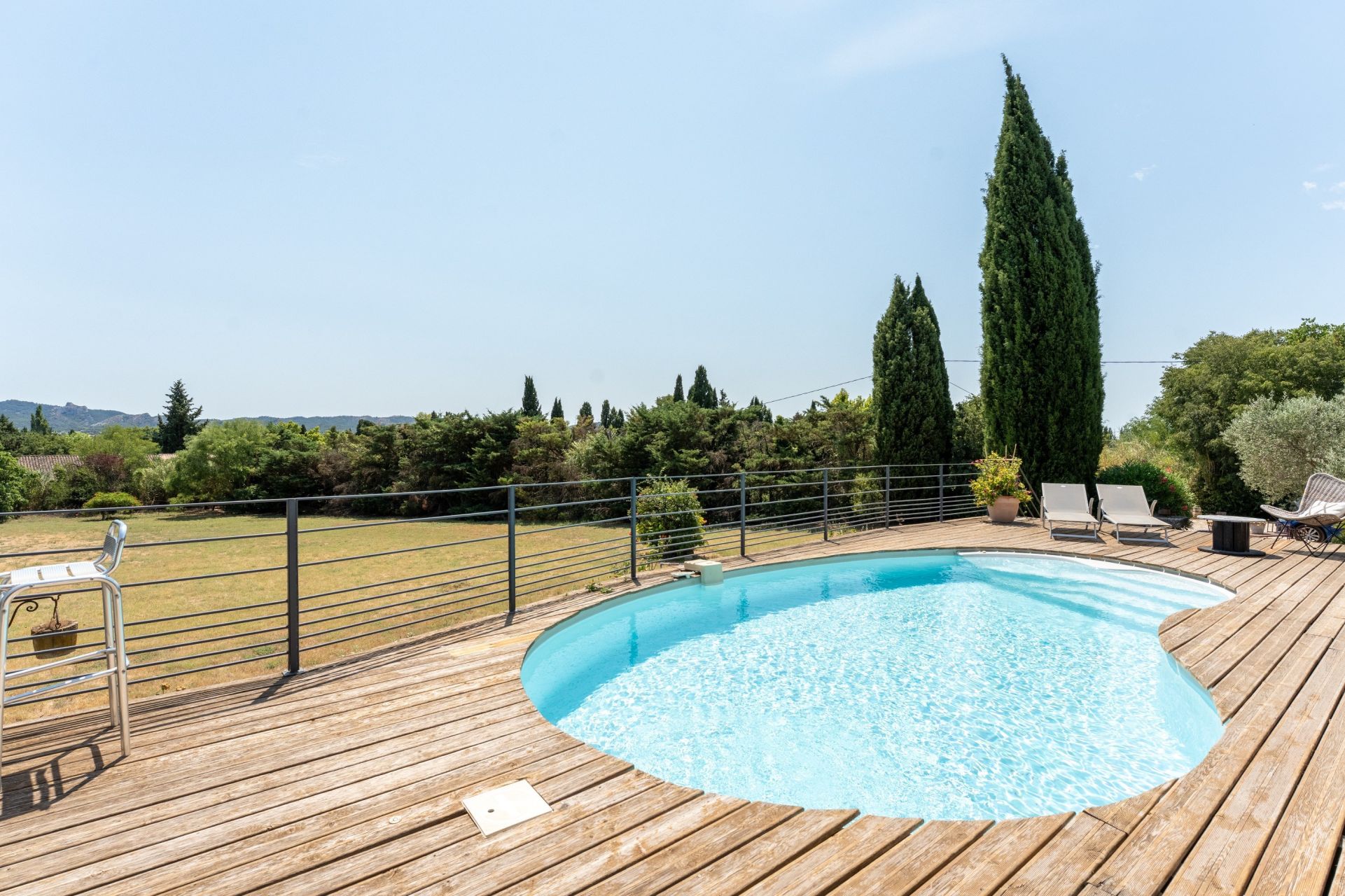 luxury house 6 Rooms for sale on ST REMY DE PROVENCE (13210)