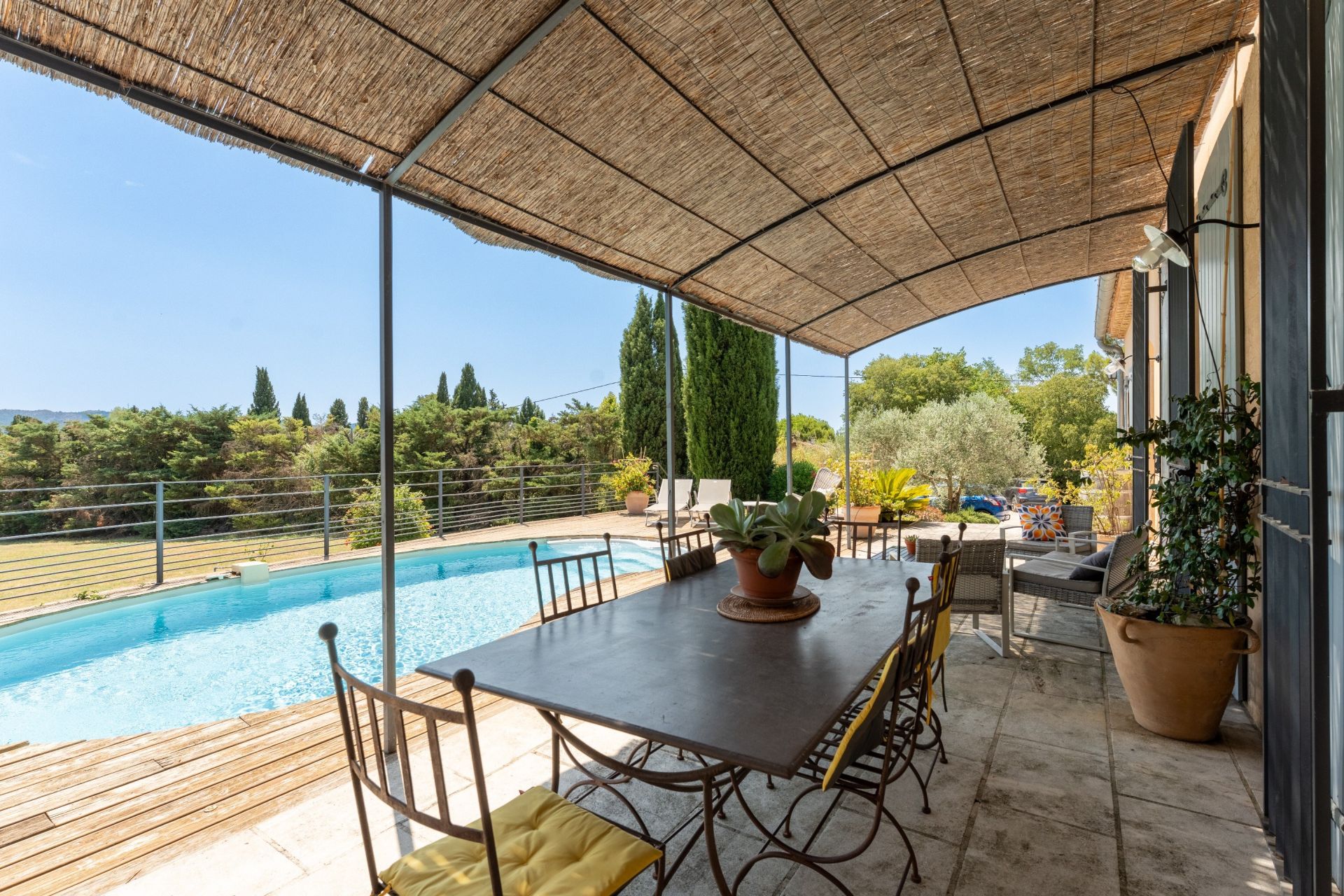 luxury house 6 Rooms for sale on ST REMY DE PROVENCE (13210)
