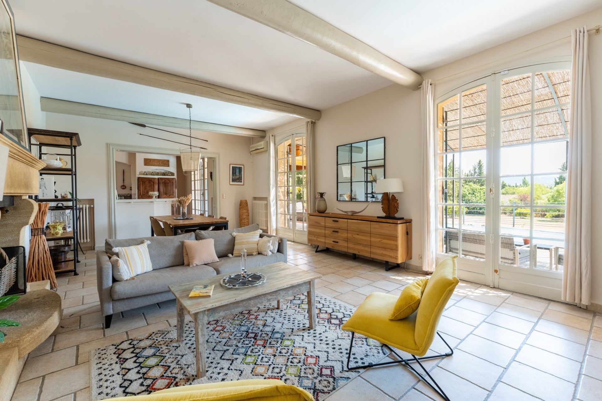 luxury house 6 Rooms for sale on ST REMY DE PROVENCE (13210)