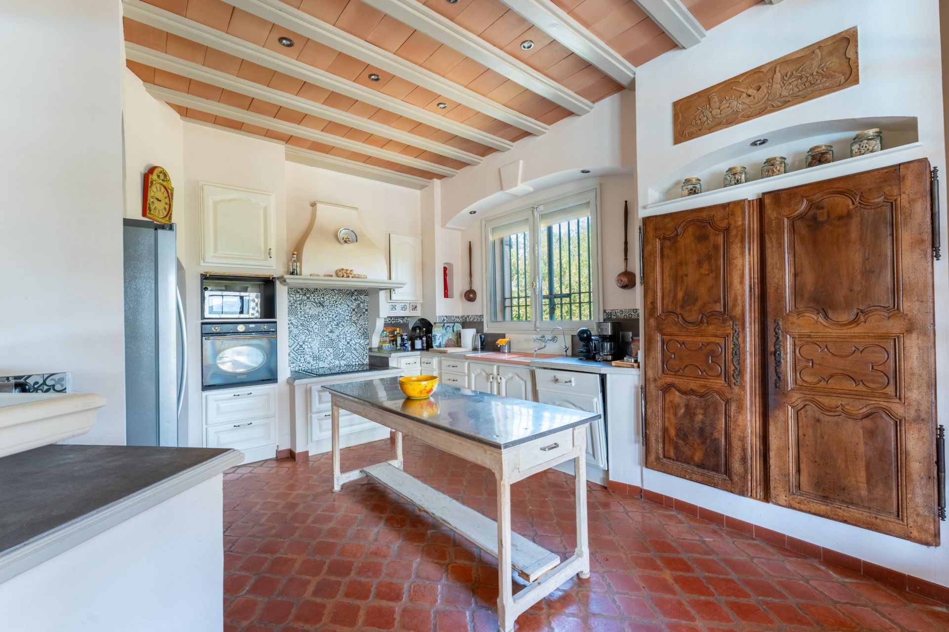 luxury house 6 Rooms for sale on ST REMY DE PROVENCE (13210)