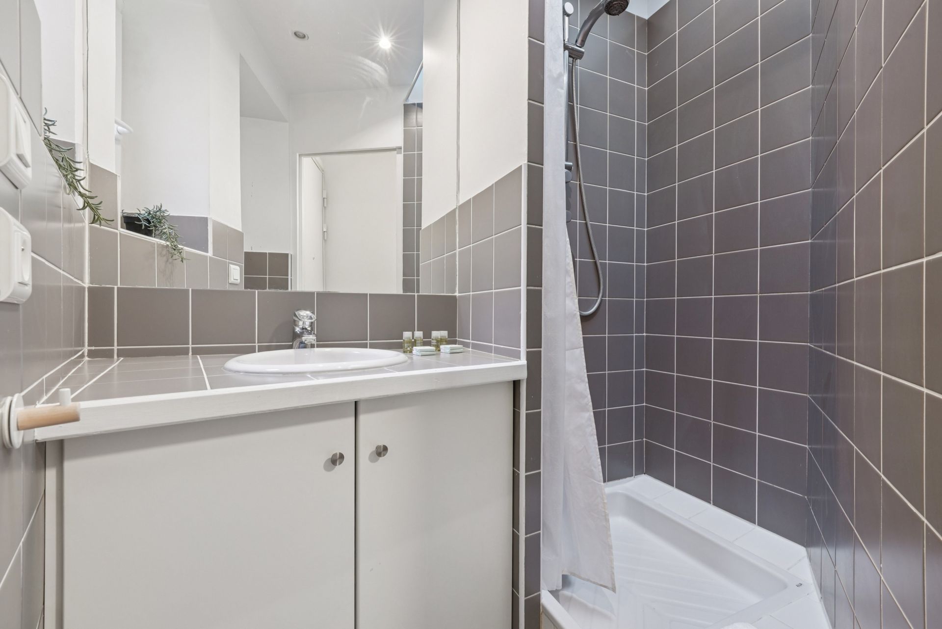 luxury apartment 2 Rooms for sale on PARIS (75007)