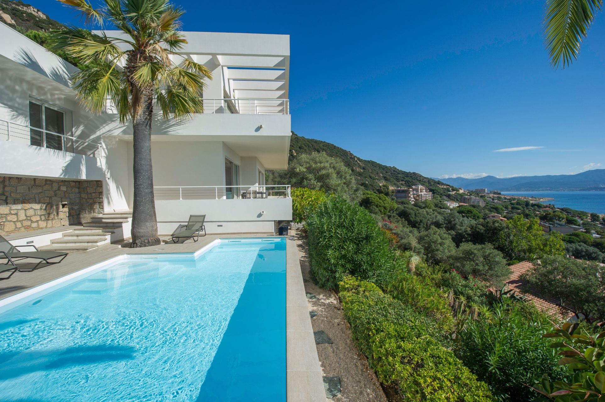 luxury villa 7 Rooms for sale on AJACCIO (20000)