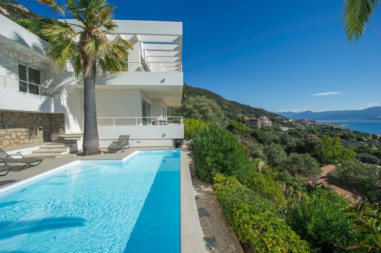 luxury villa 7 Rooms for sale on AJACCIO (20000)