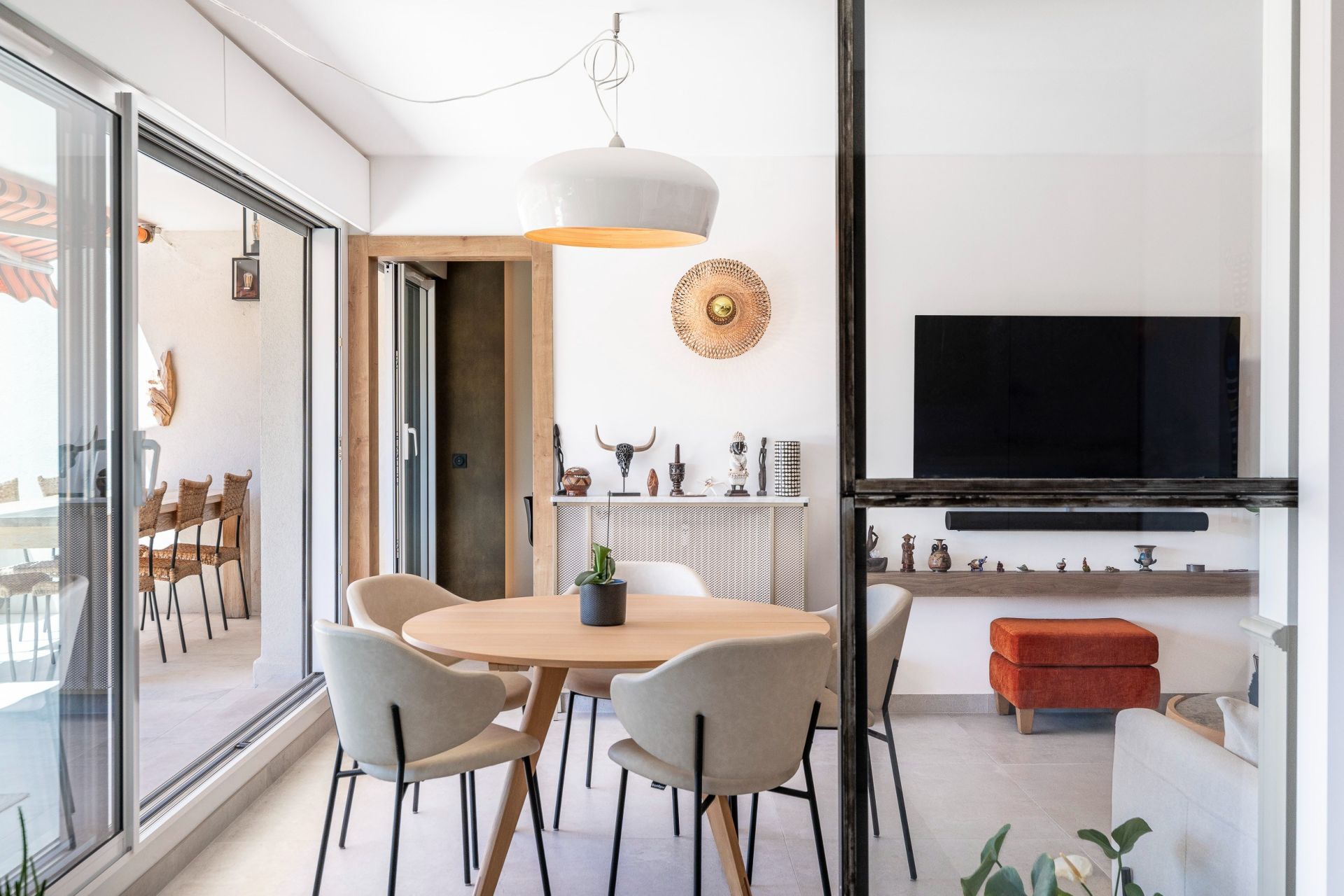 luxury apartment 4 Rooms for sale on NICE (06000)