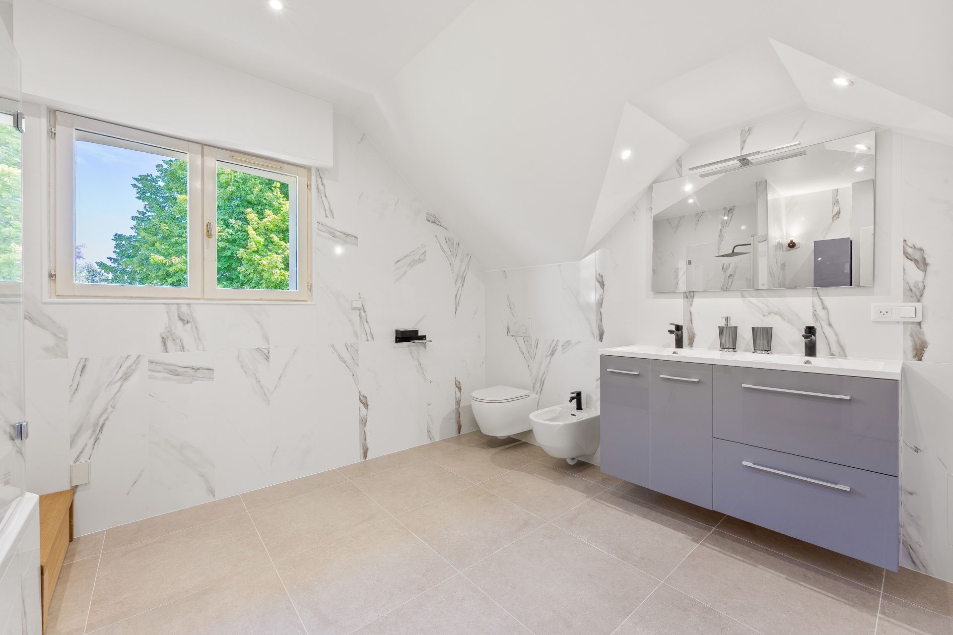 luxury villa 10 Rooms for sale on SCIEZ (74140)