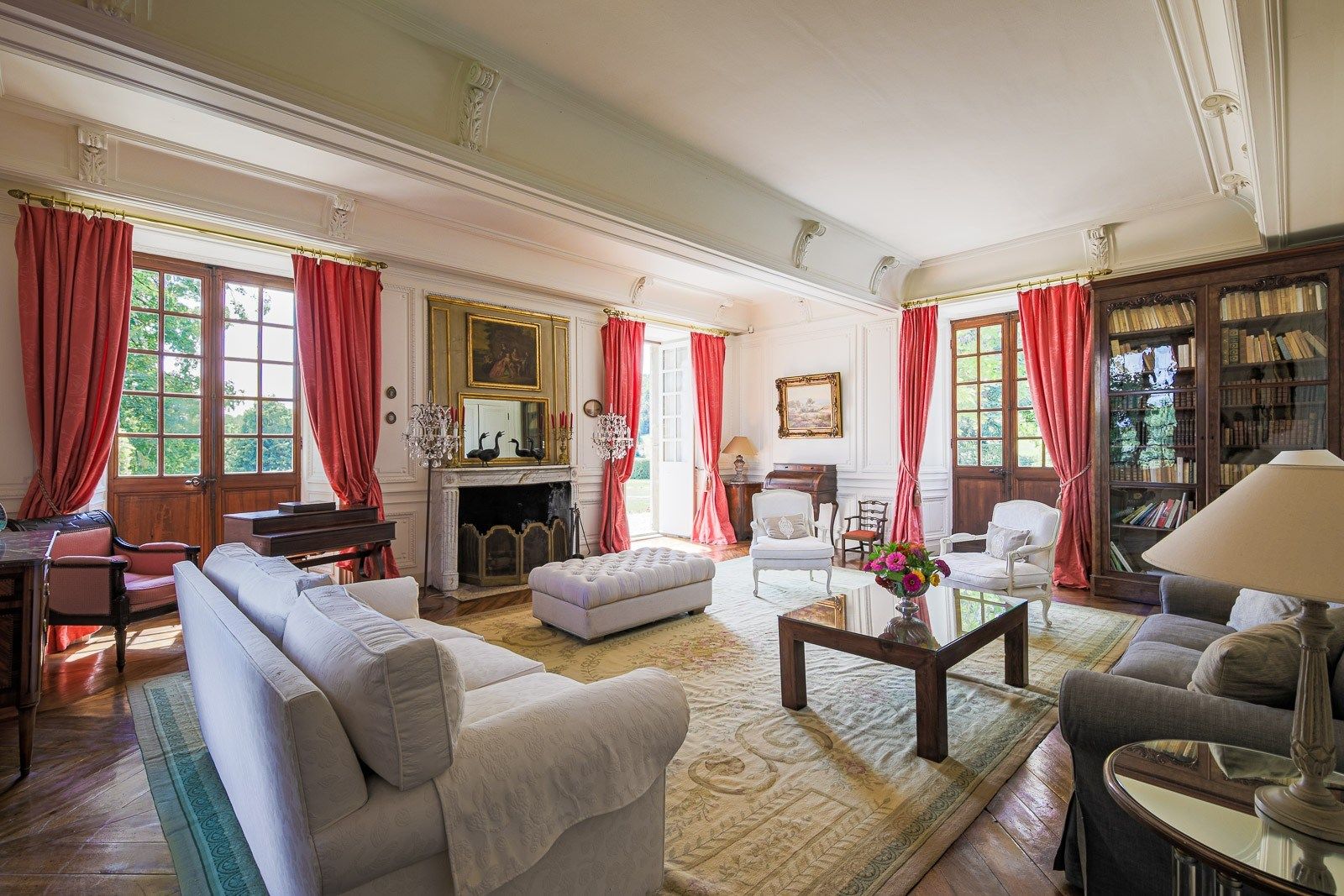 château 24 Pièces en vente sur LES AVENIERES (38630)