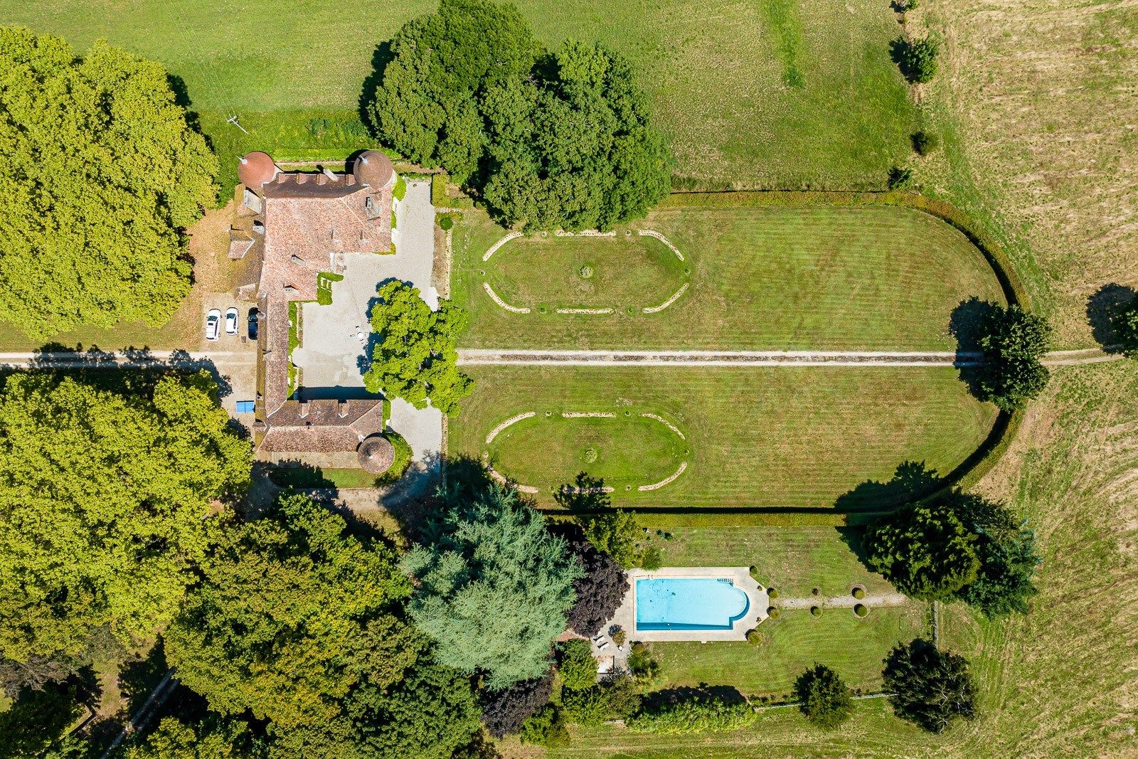 château 24 Pièces en vente sur LES AVENIERES (38630)