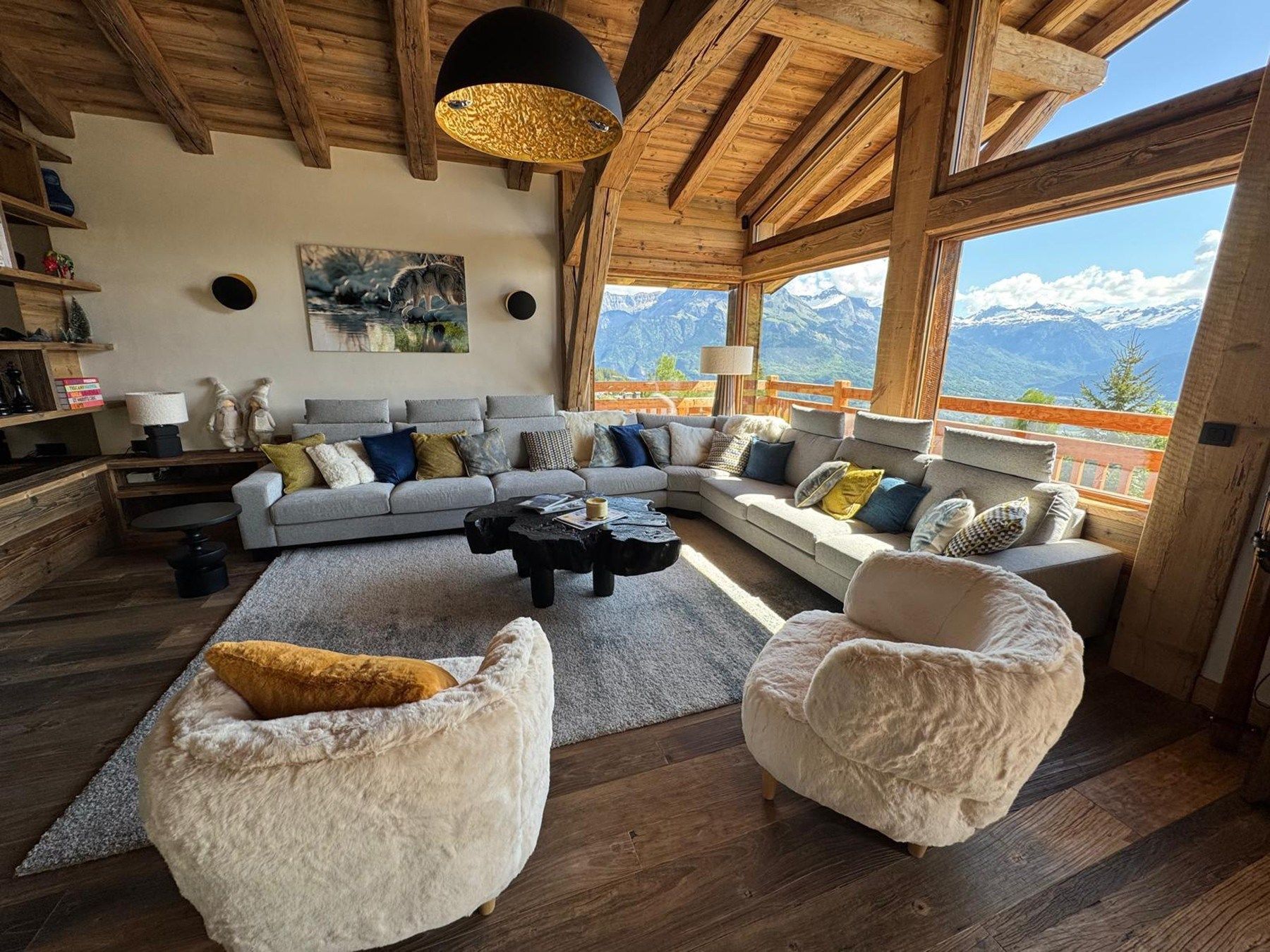 luxury chalet 10 Rooms for seasonal rent on COMBLOUX (74920)