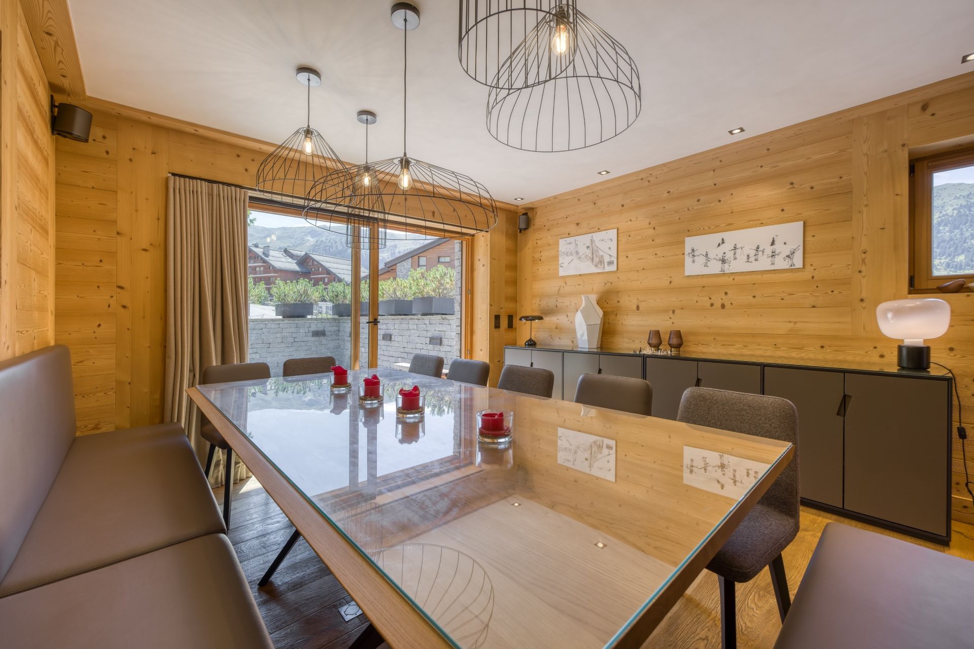 chalet de luxe 8 Pièces en location saisonnière sur MERIBEL LES ALLUES (73550)