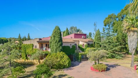 Sale Luxury house La Londe-les-Maures 13 Rooms 504 m²