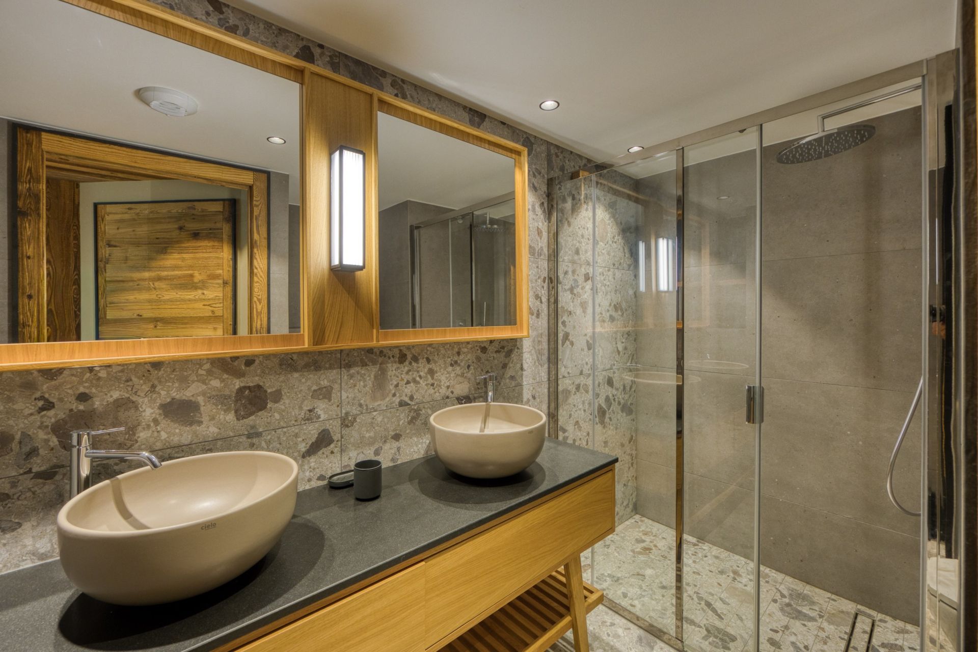 appartement de luxe 5 Pièces en location saisonnière sur MERIBEL LES ALLUES (73550)