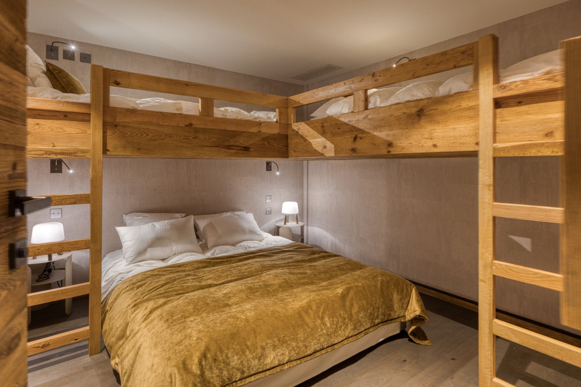 appartement de luxe 5 Pièces en location saisonnière sur MERIBEL LES ALLUES (73550)
