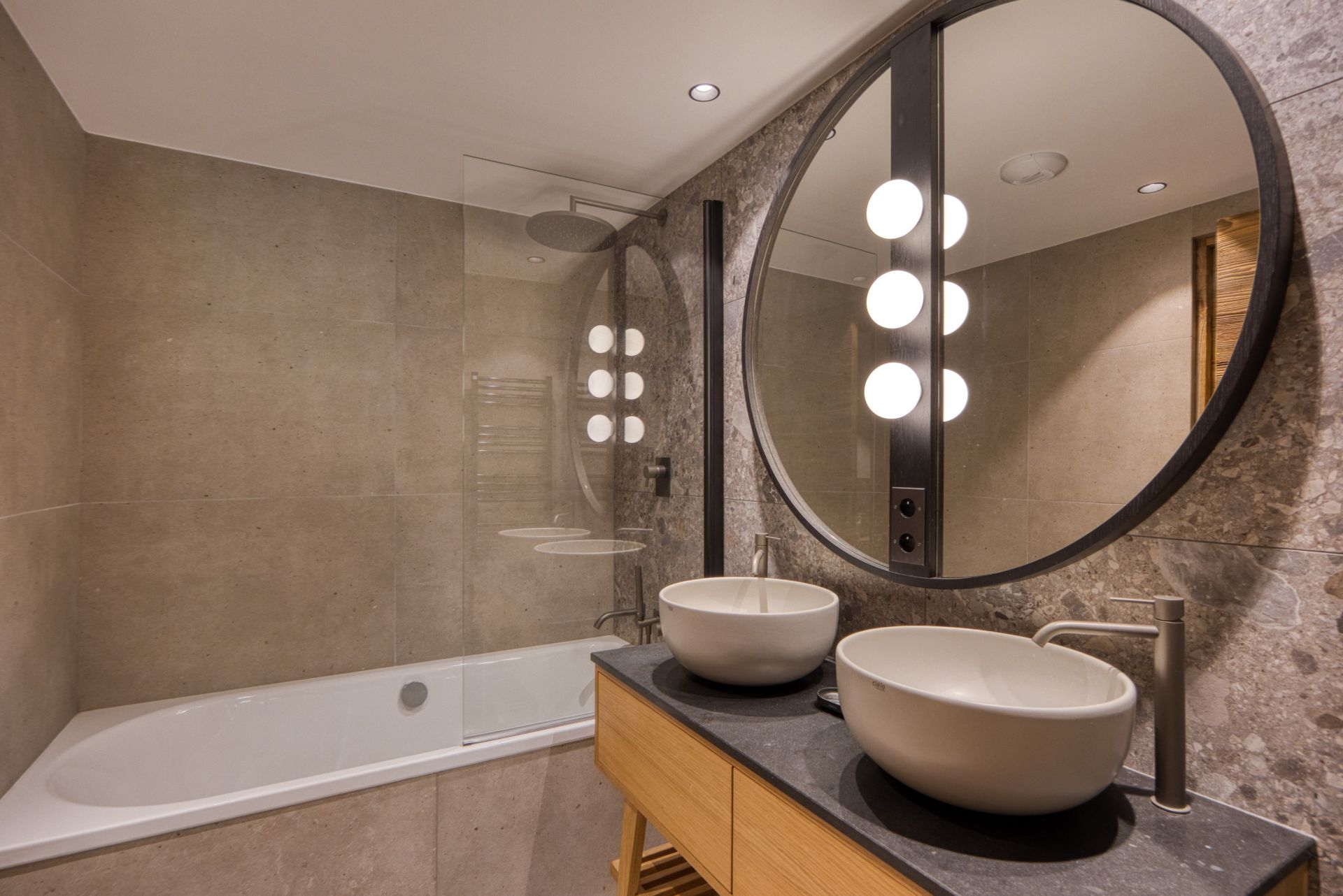appartement de luxe 5 Pièces en location saisonnière sur MERIBEL LES ALLUES (73550)