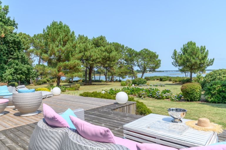 luxury house 9 Rooms for sale on PLOUHINEC (56680)