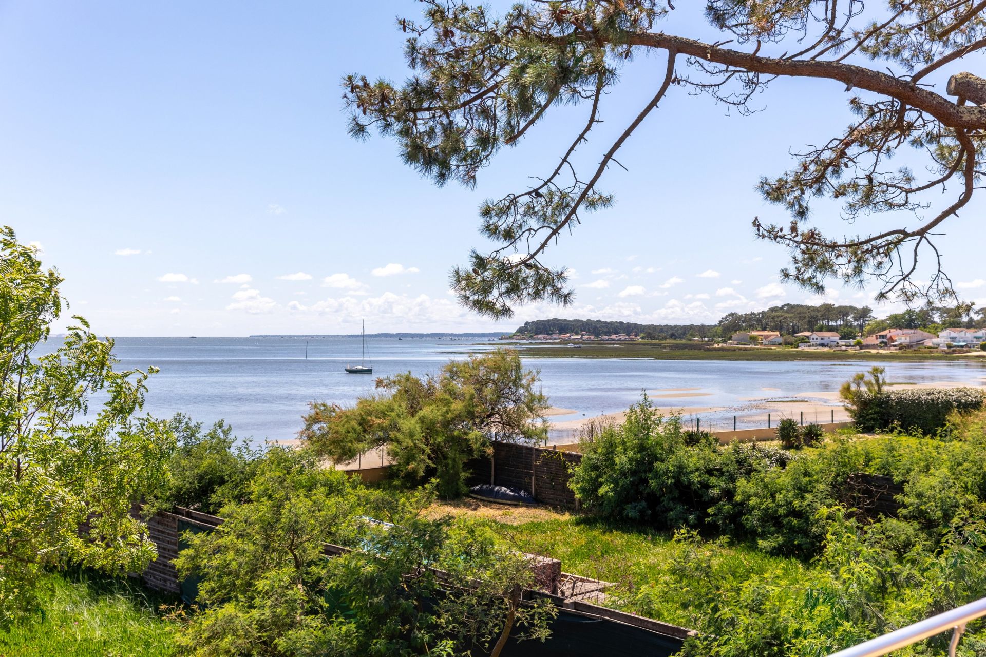 luxury house 6 Rooms for sale on CAP FERRET (33970)