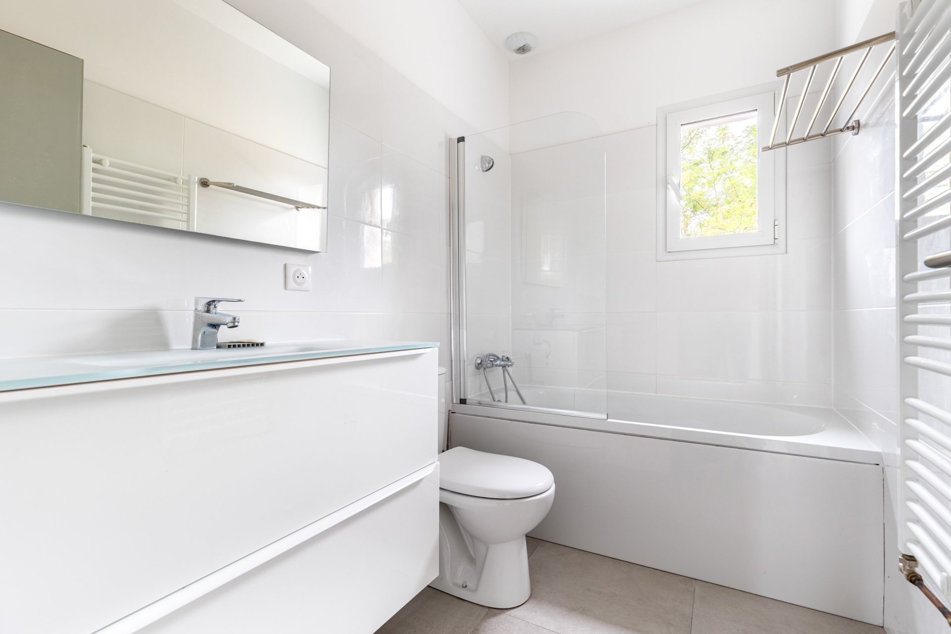 luxury house 6 Rooms for sale on CAP FERRET (33970)