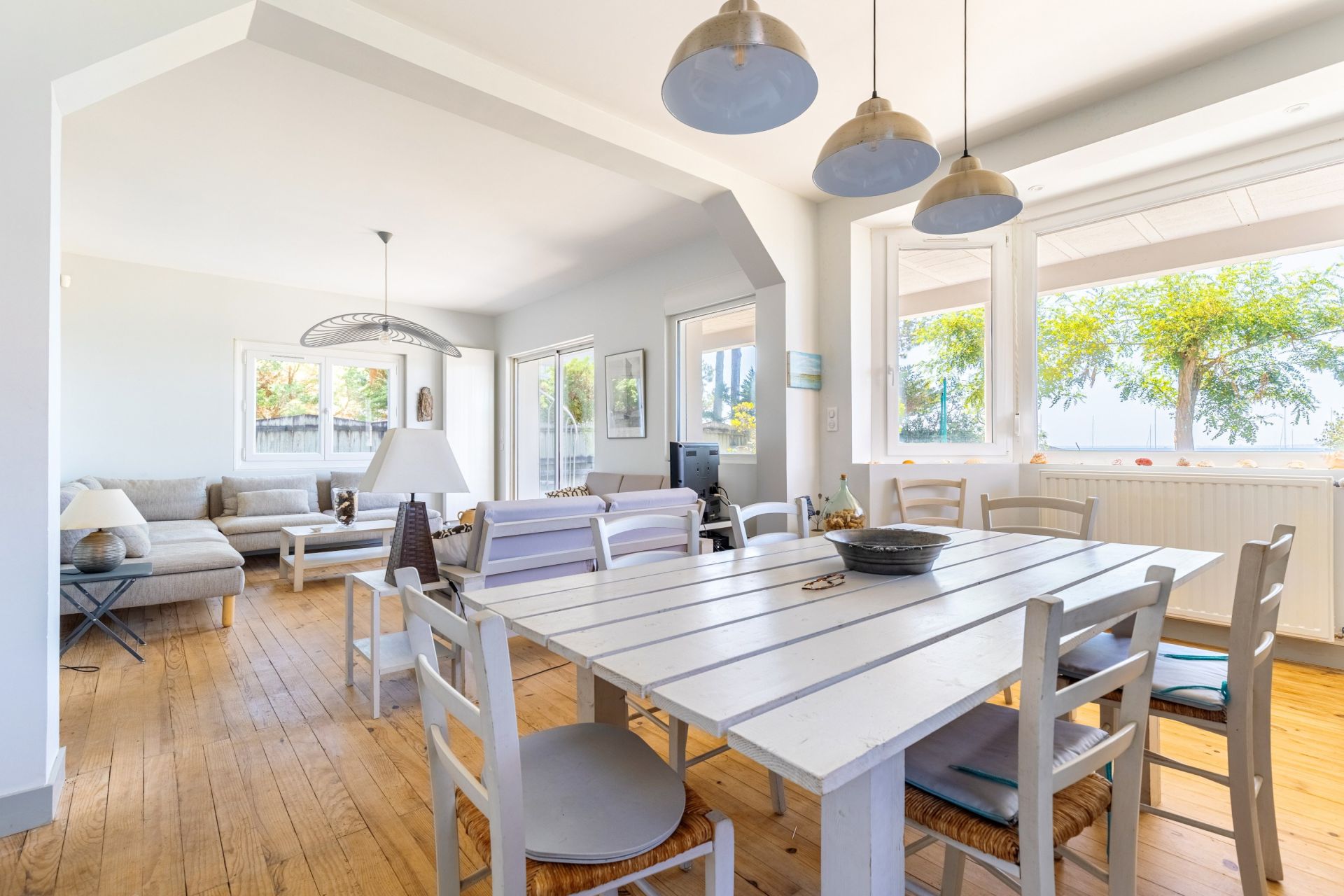 luxury house 6 Rooms for sale on CAP FERRET (33970)