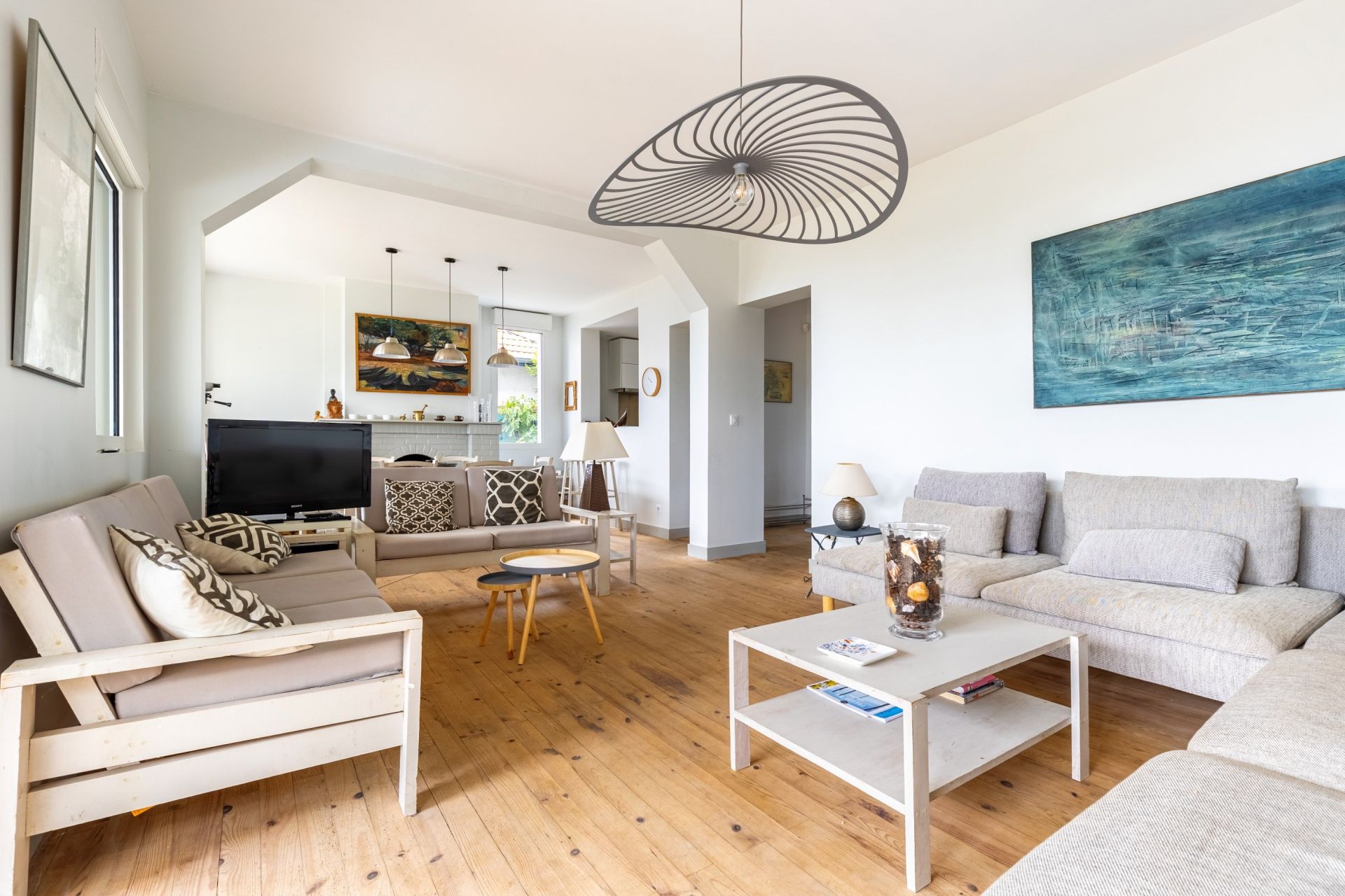 luxury house 6 Rooms for sale on CAP FERRET (33970)