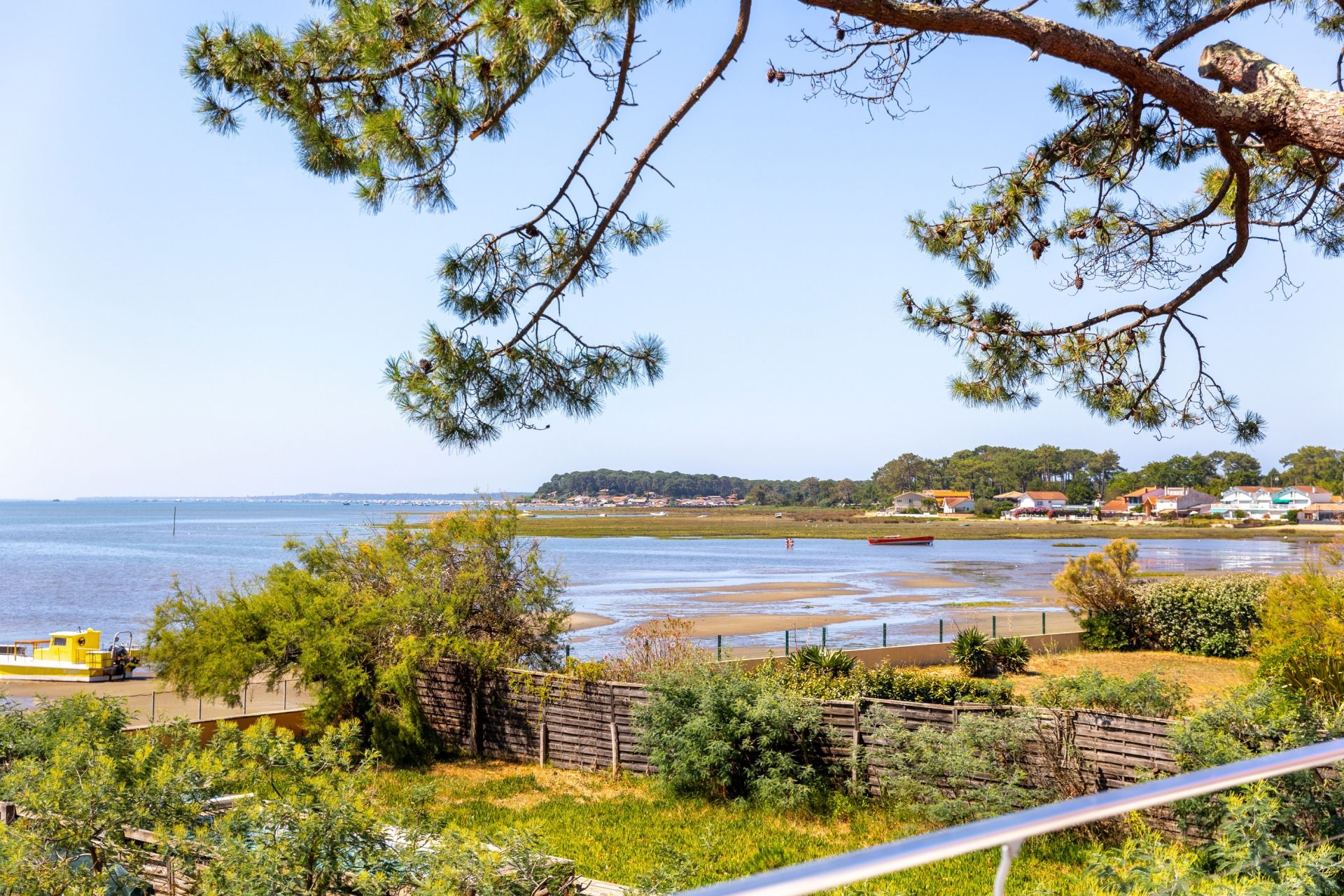 luxury house 6 Rooms for sale on CAP FERRET (33970)