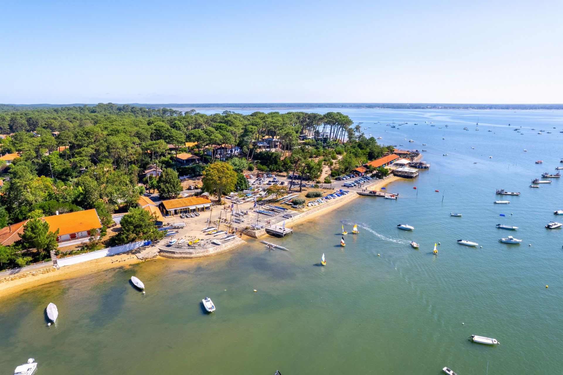 luxury house 6 Rooms for sale on CAP FERRET (33970)