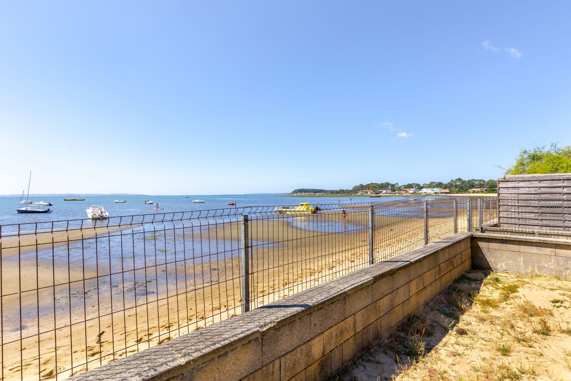 luxury house 6 Rooms for sale on CAP FERRET (33970)