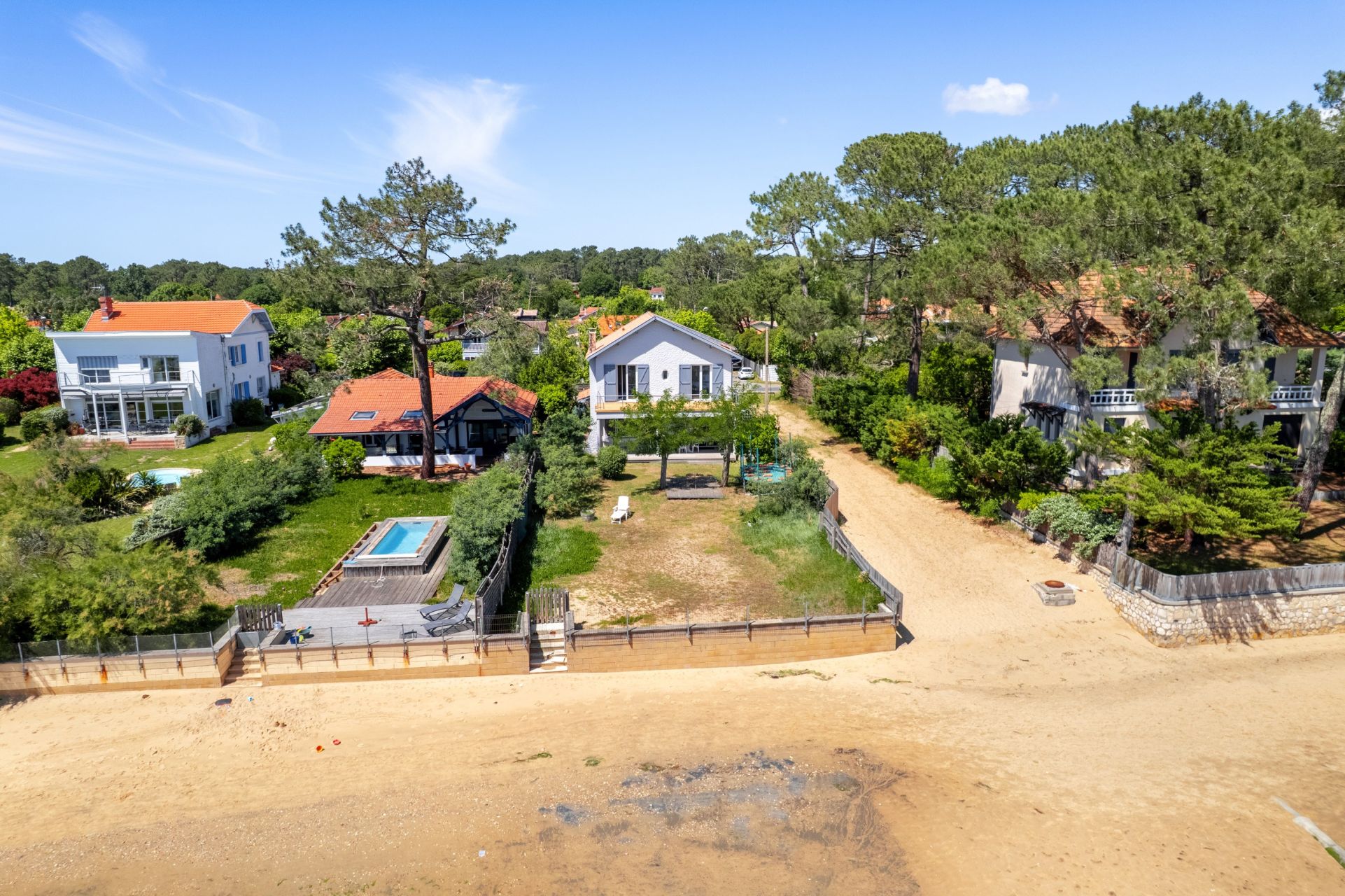 luxury house 6 Rooms for sale on CAP FERRET (33970)