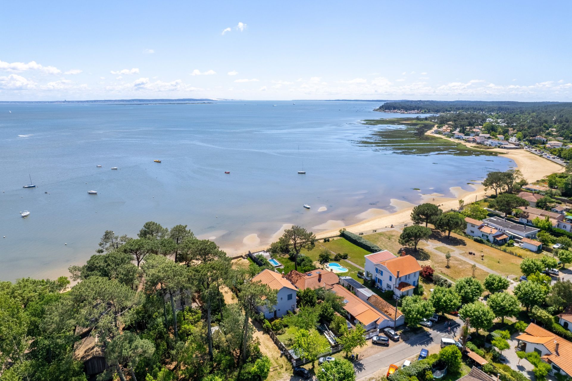 luxury house 6 Rooms for sale on CAP FERRET (33970)
