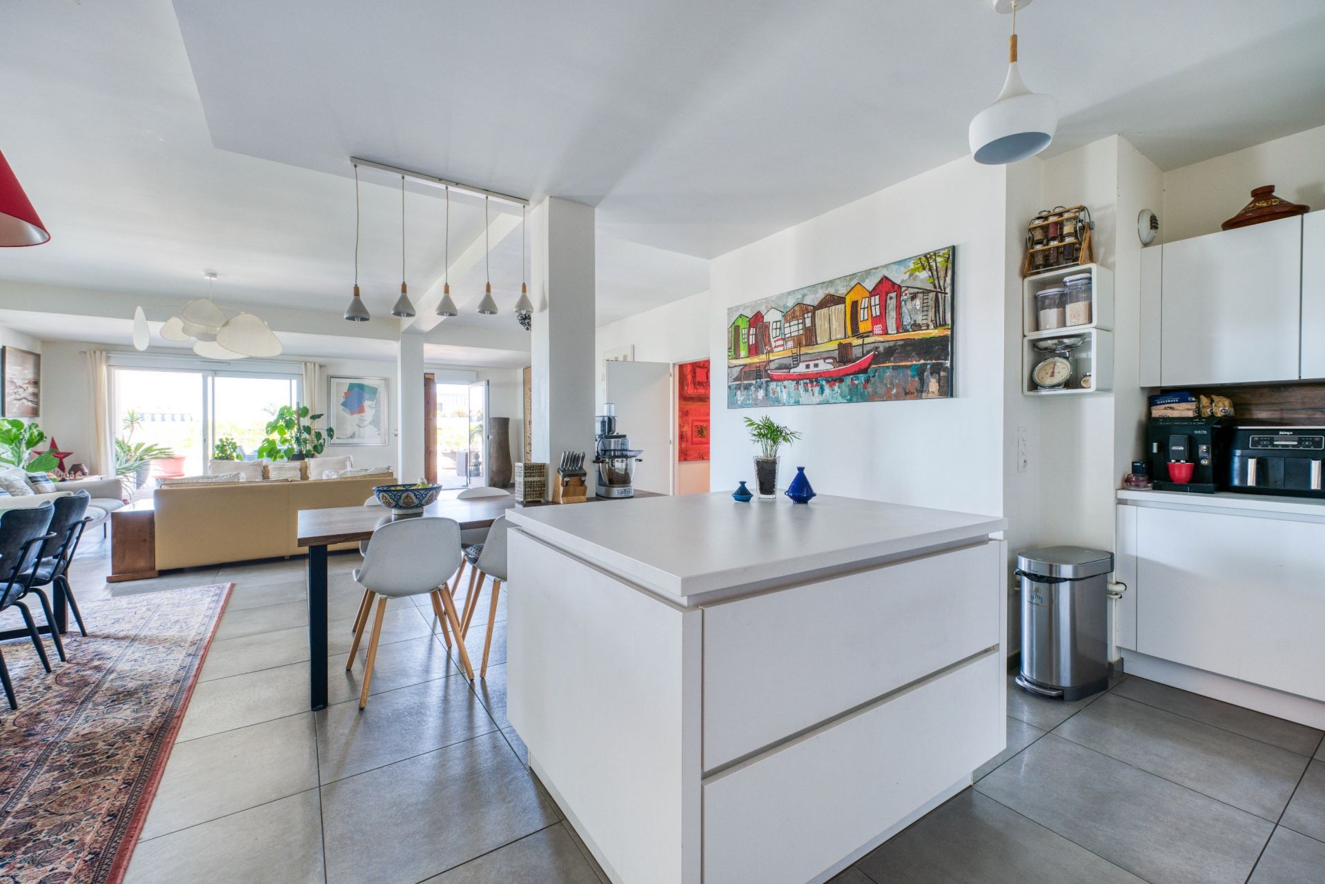 luxury apartment 5 Rooms for sale on LA ROCHELLE (17000)