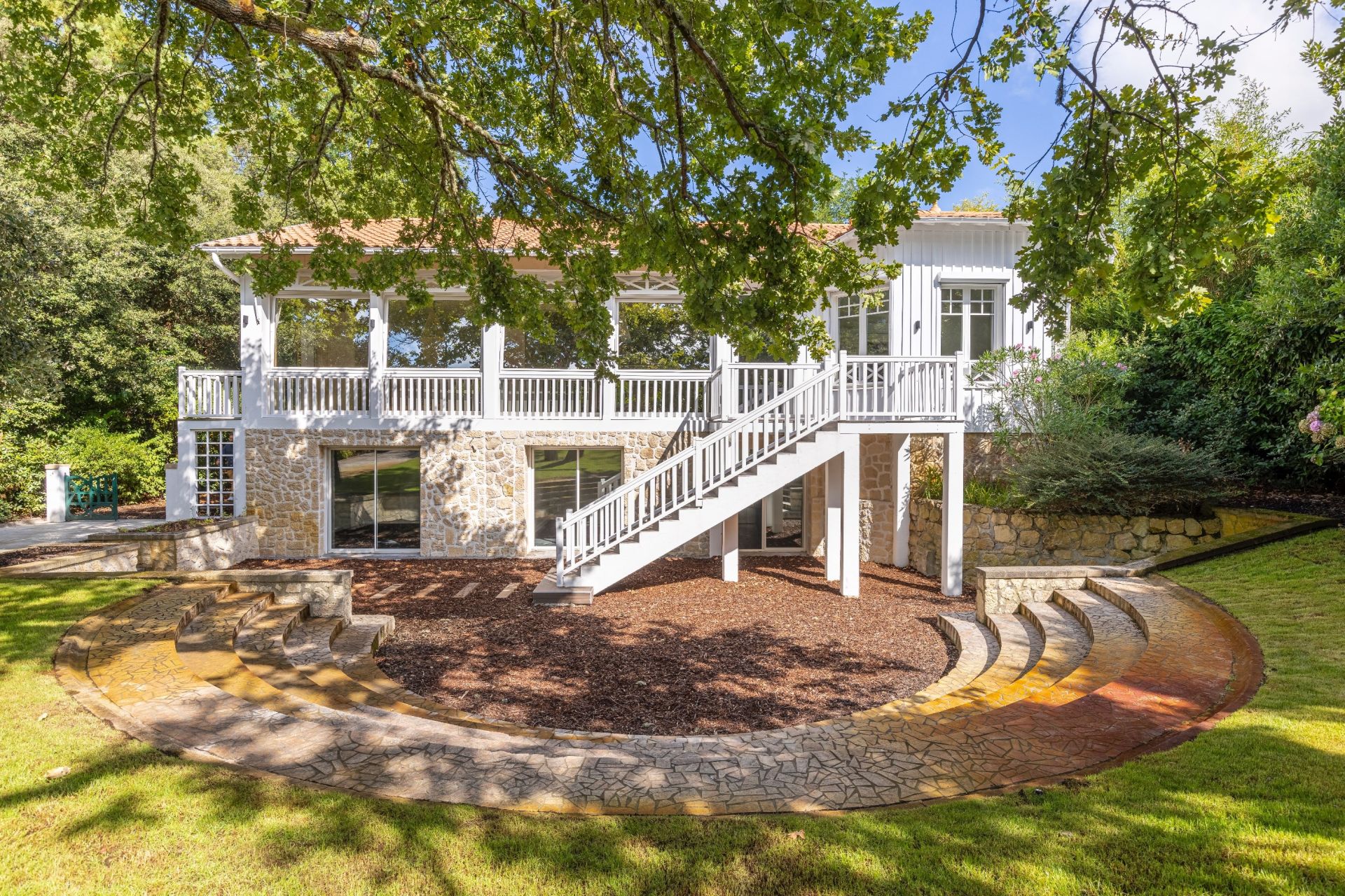 luxury house 9 Rooms for sale on ARCACHON (33120)