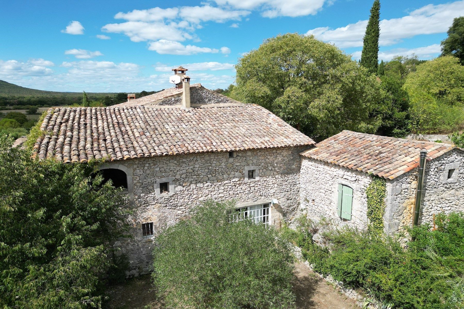 luxury property 10 Rooms for sale on LUSSAN (30580)