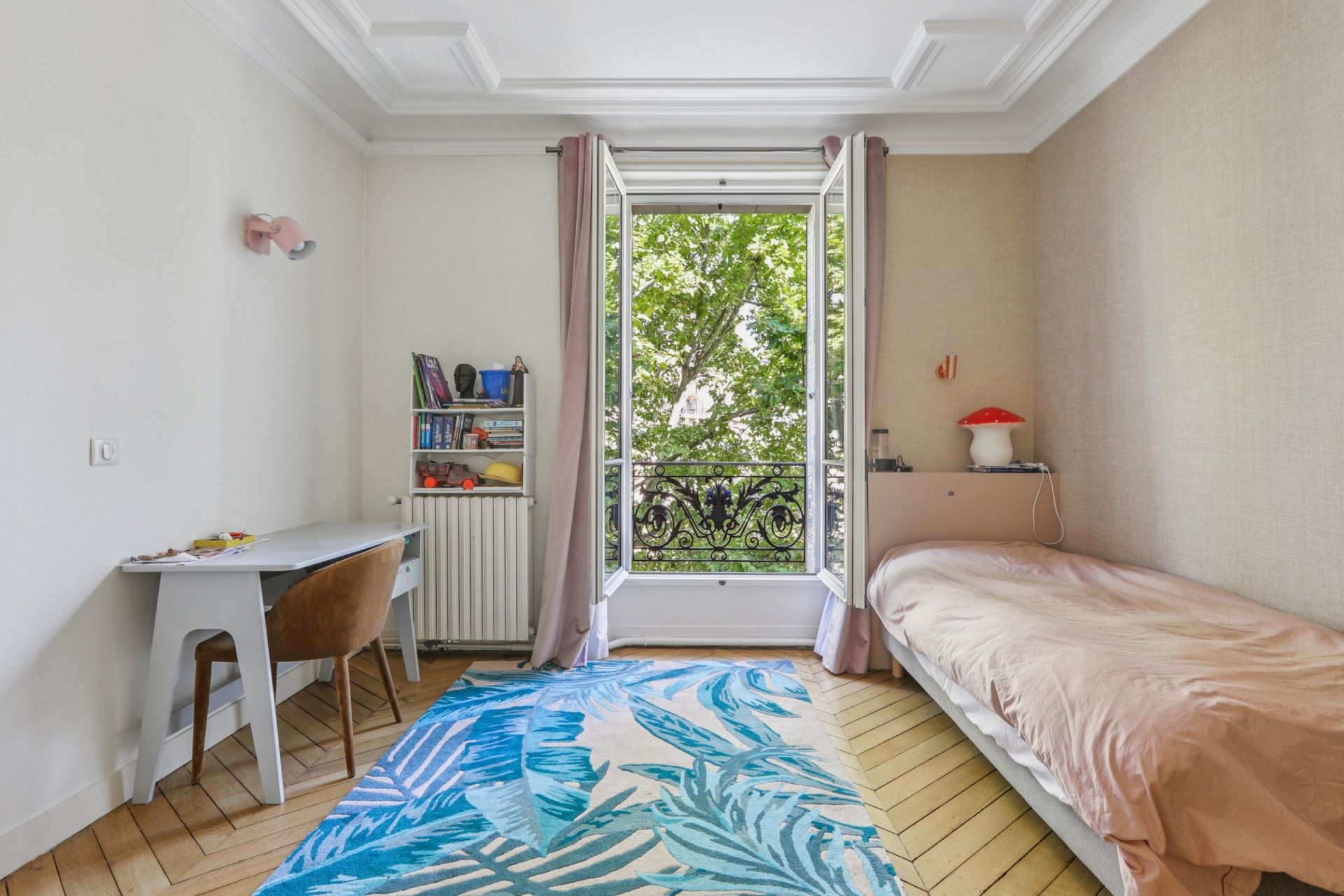 luxury apartment 5 Rooms for sale on PARIS (75004)