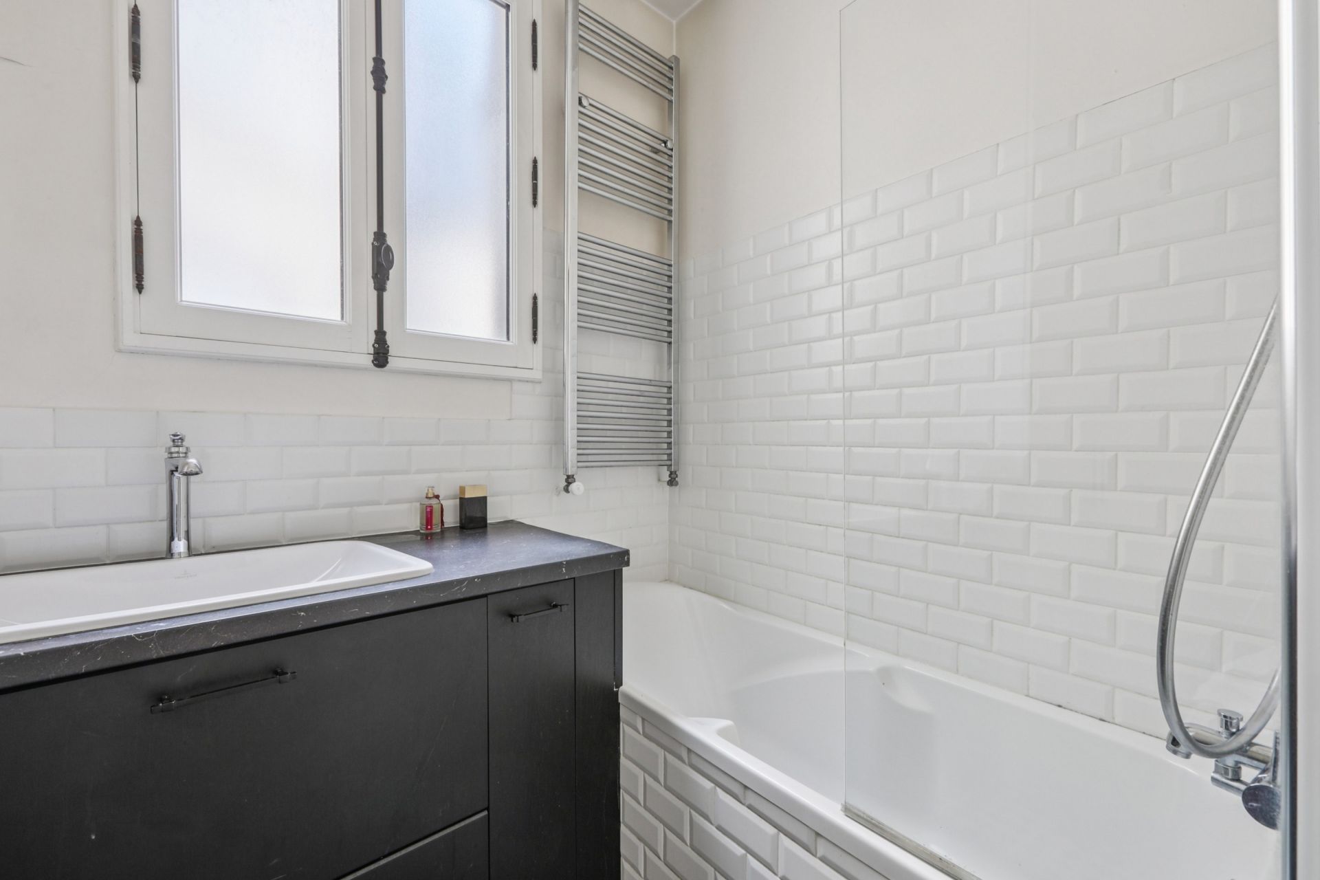 luxury apartment 5 Rooms for sale on PARIS (75004)