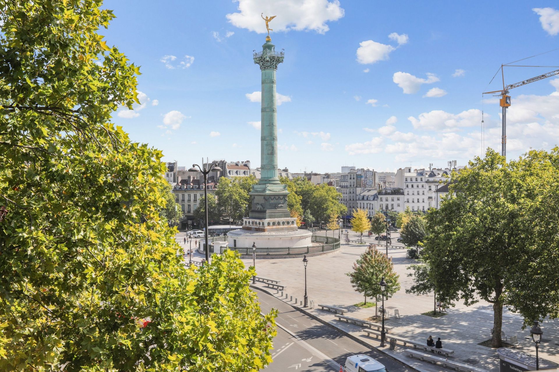 luxury apartment 5 Rooms for sale on PARIS (75004)