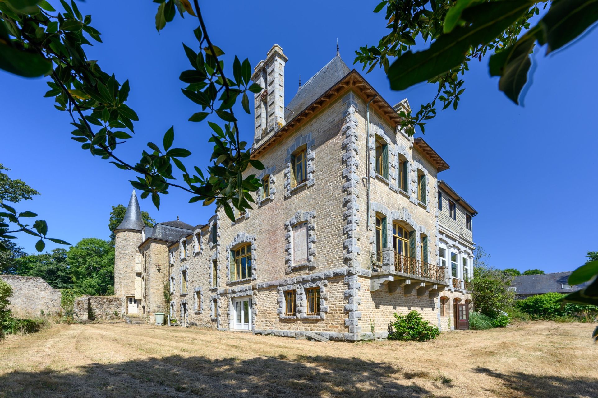 manor house 20 Rooms for sale on PLUNERET (56400)