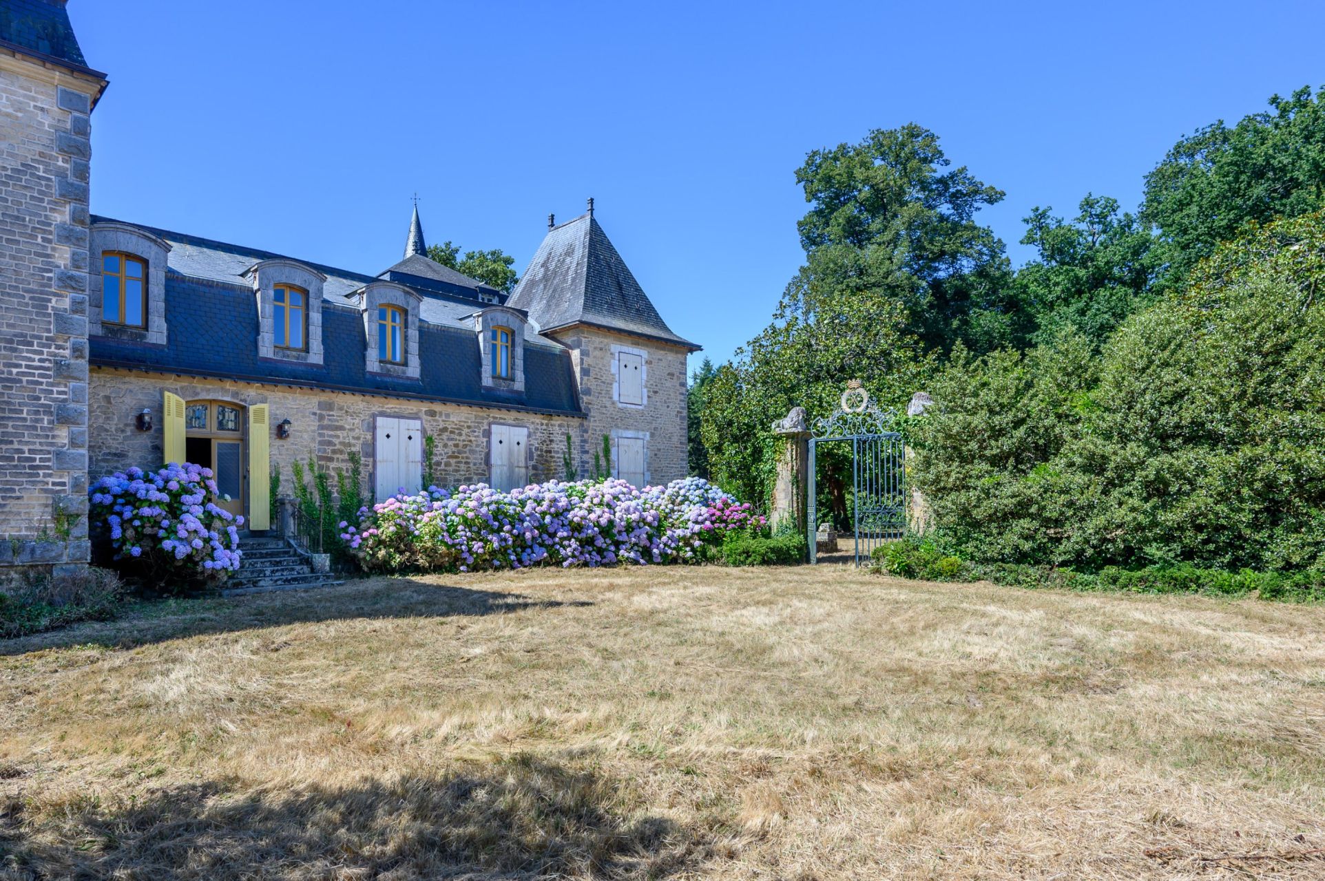 manor house 20 Rooms for sale on PLUNERET (56400)