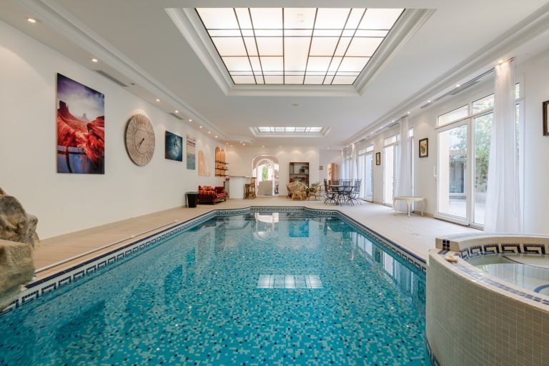 maison de luxe 10 Pièces en vente sur GINESTAS (11120)