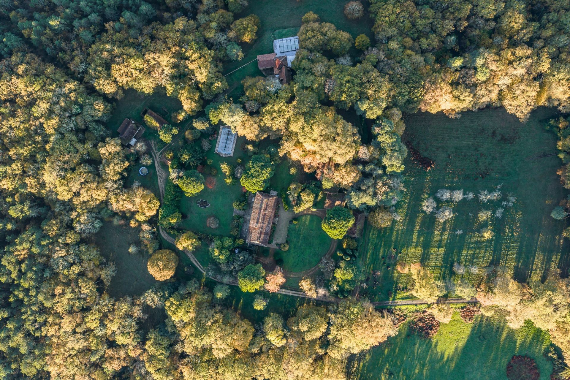 luxury house 15 Rooms for sale on STE ALVERE ST LAURENT LES BATONS (24510)